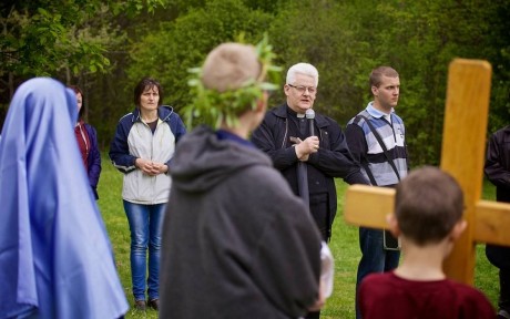 Városi családi keresztút lesz Maroshegyen virágvasárnap